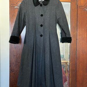 Beautiful Trilogi Collection 100% wool coat, girls 8 (generously sized)